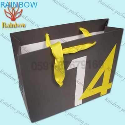 꼬이는 손잡이를 가진 화장품을 위한 주문을 받아서 만들어진 물색 종이 봉지