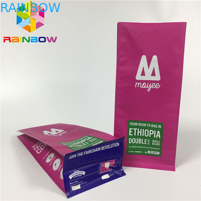 포장하는 알루미늄 호일 주머니는, 벨브를 가진 1회분의 커피 봉지 편평한 바닥을 위로 서 있습니다