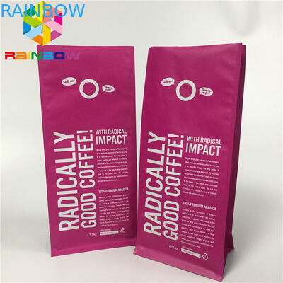 포장하는 알루미늄 호일 주머니는, 벨브를 가진 1회분의 커피 봉지 편평한 바닥을 위로 서 있습니다