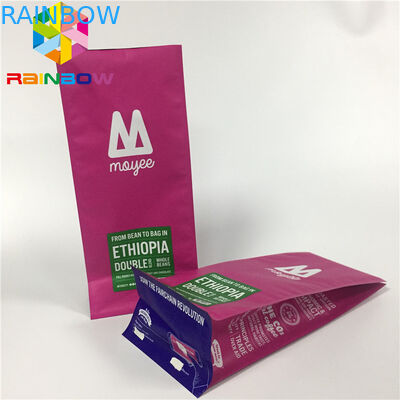 포장하는 알루미늄 호일 주머니는, 벨브를 가진 1회분의 커피 봉지 편평한 바닥을 위로 서 있습니다