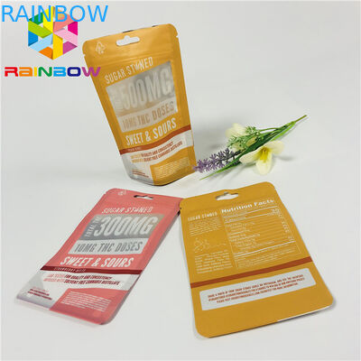 재사용할 수 있는 플라스틱은 정면 명확한 창으로 끝난 지퍼 주머니 부대 매트를 위로 서 있습니다