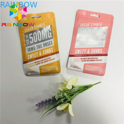 재사용할 수 있는 플라스틱은 정면 명확한 창으로 끝난 지퍼 주머니 부대 매트를 위로 서 있습니다