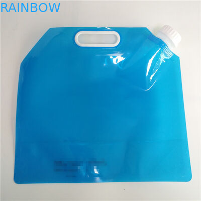 옥외 액체 저장 부대는, 식용수 손잡이를 가진 주둥이 주머니를 위로 서 있습니다