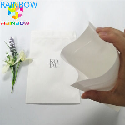 인쇄된 기름이 안 배는 관례는 주머니 견과 재상할 수 있는 건조한 과일 포장을 위로 서 있습니다