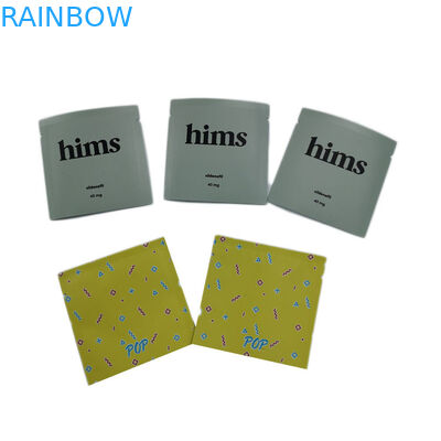 3 옆 열 - 소형 주머니 속눈섭을 포장하는 물개 플라스틱 주머니는 주문을 받아서 만들어진 소포를 자루에 넣습니다