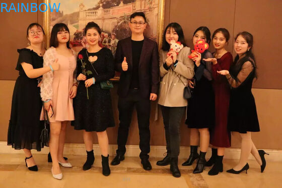 특별한 모양이 형성된 프린팅 로고 식품 등급 주스 밀크 젤리 액체는 보틀 모양 샤쉐를 견딥니다