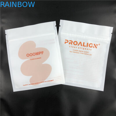 매트 검정색은 이 부속물의 얼라이너 평평한 마일라 지플록식 가방 명백한 전면을 떠받칩니다