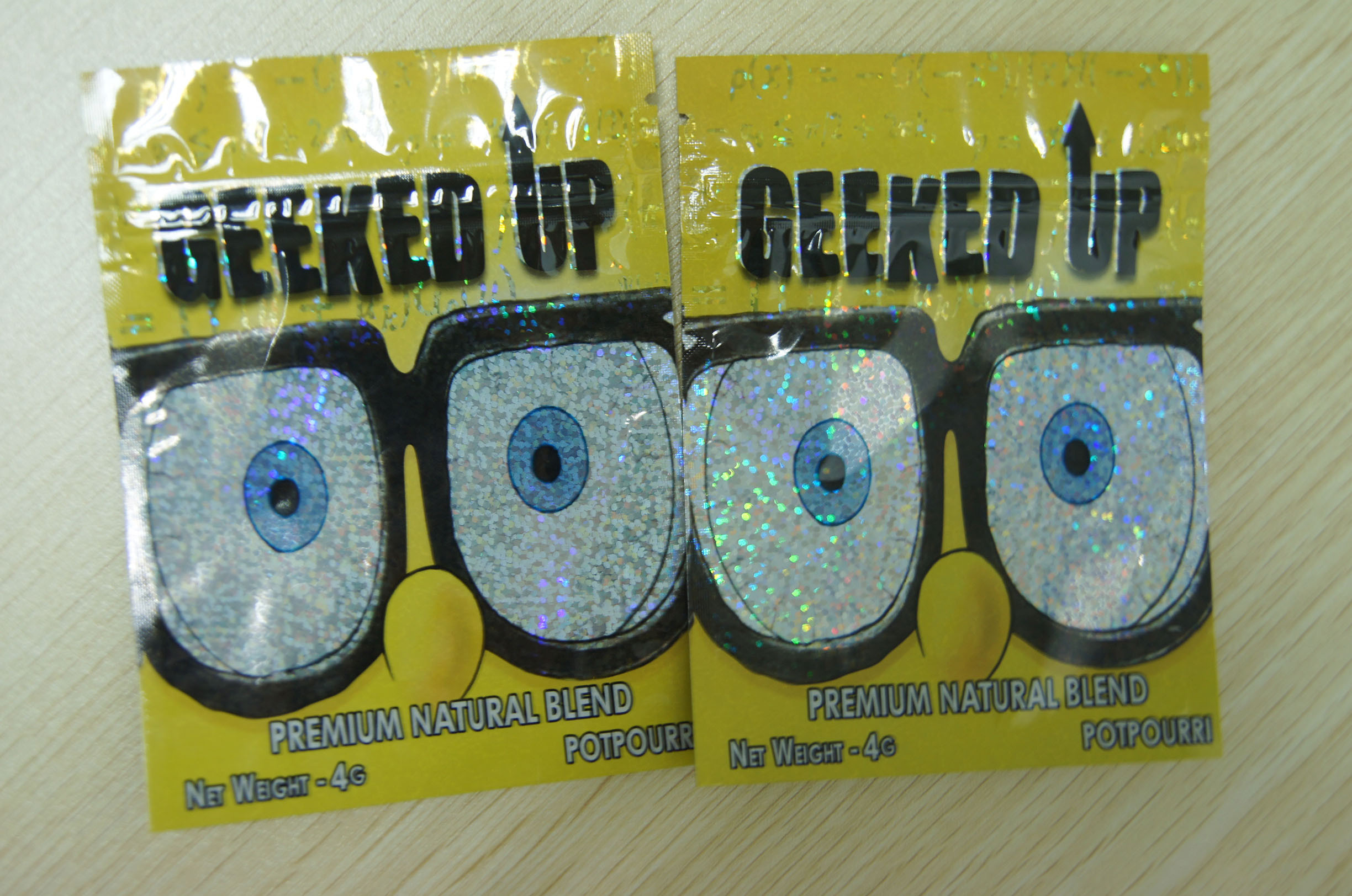 4g 레이저 필름 플라스틱 GEEKED를 포장하는 지플락 초본 향은 황색을 올립니다