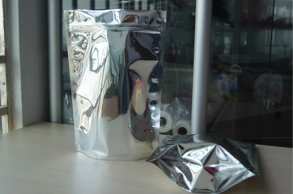 주문을 받아서 만들어진 보통 알루미늄 호일 지플락 부대는/포일 주머니 포장을 위로 서 있습니다