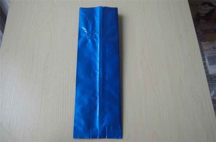 250g는 벨브를 가진 옆 삼각천 1회분의 커피 봉지를 포장하는 인쇄 포일에 의하여 일렬로 세워진 티백을 한탄합니다