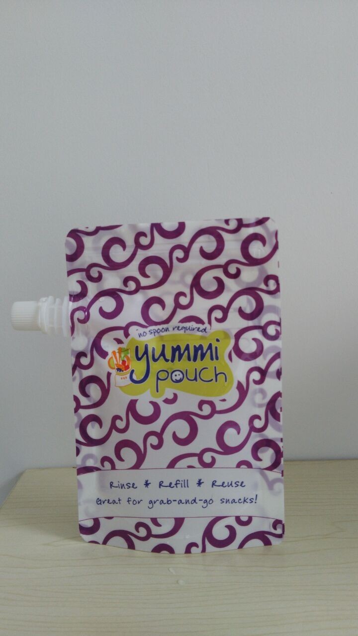 주문을 받아서 만들어진 5oz BPA는 자유롭게 Ziplock를 가진 유아식 주머니를 위로 서 있습니다