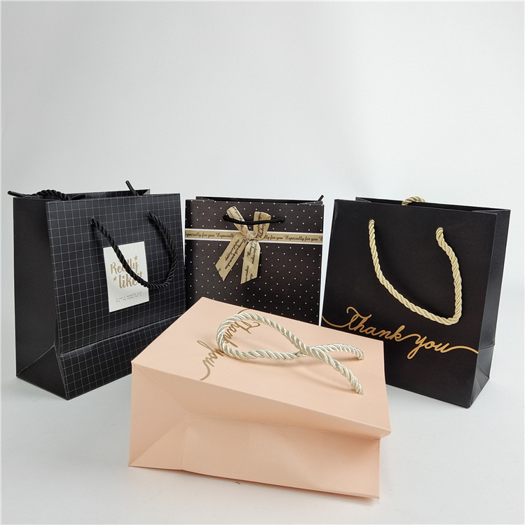 고품질 맞춤형 디지털 인쇄 로고 인쇄 된 쇼핑용 종이 가방 포장 흰색 110 그램 재사용