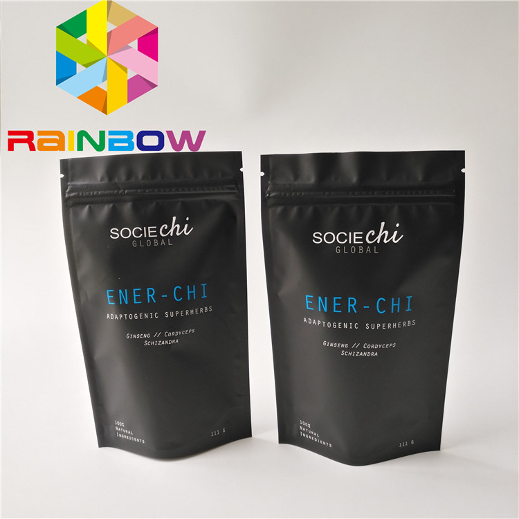 물자 음식 급료는 지퍼 주머니 포일 강선을 가진 콘에 의하여 형성된 Moringa 분말 부대를 위로 서 있습니다