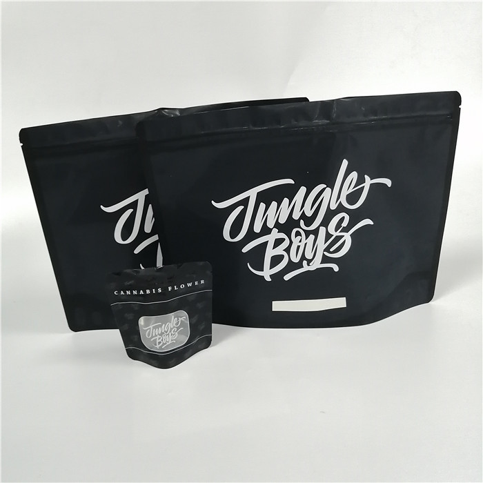 초본 향 포장 알루미늄 호일 부대 매트 검정에 의하여 주문을 받아서 만들어진 크기를 위로 서 있으십시오