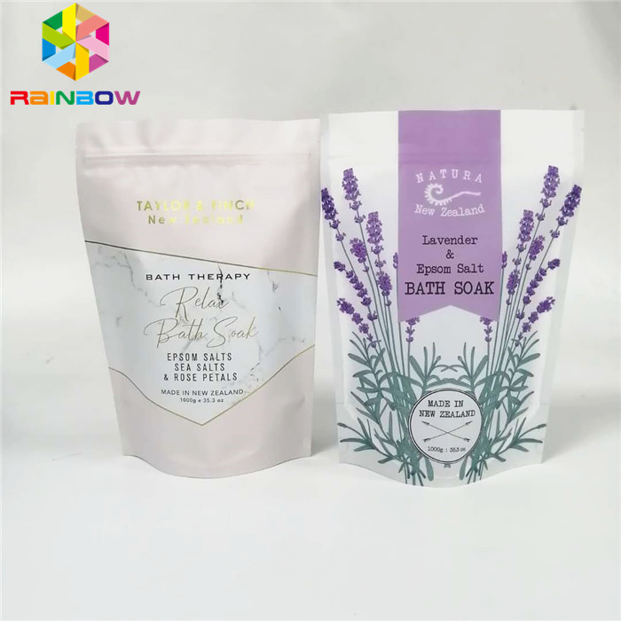 매트 위로 입지는 VMPET 마일라 지플록식 가방을 적층했습니다