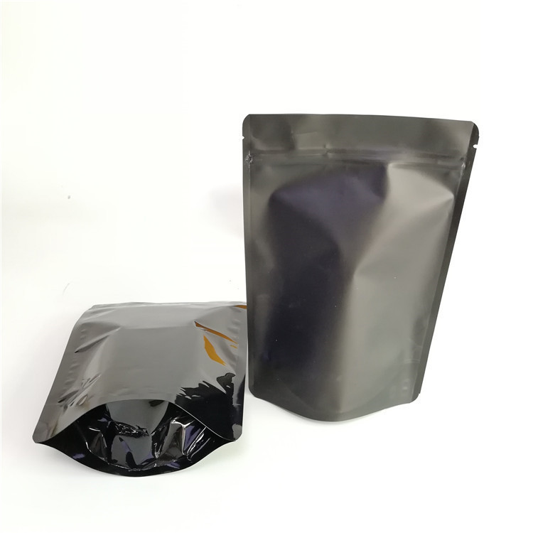 지퍼와 팁 위로 광택이 없거나 광택이 나는 알루미늄 호일 맞춘 용인된 입지