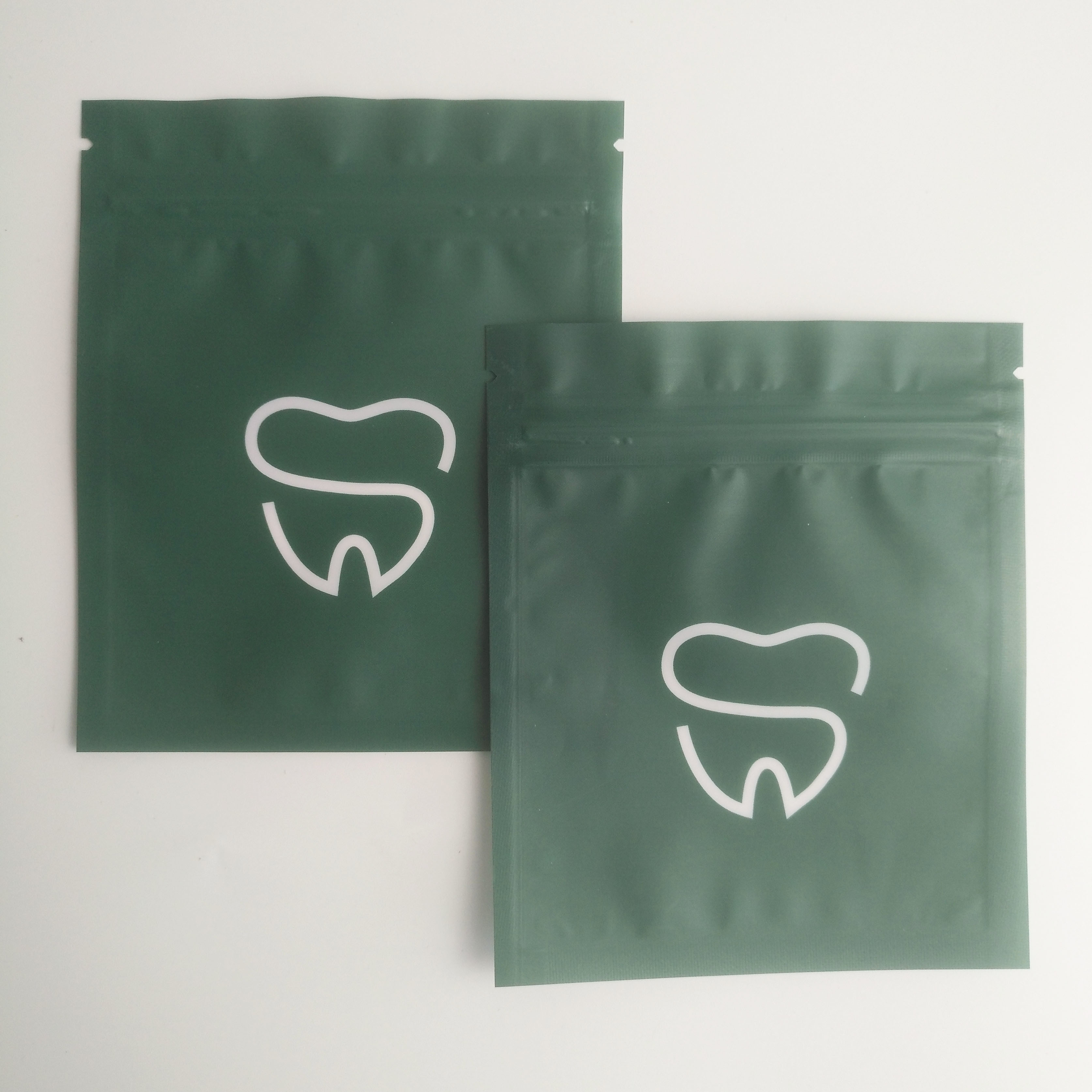 120mic MOPP PE Mylar 광택이 없는 포장은 1개의 측을 가진 Cmyk를 자루에 넣습니다