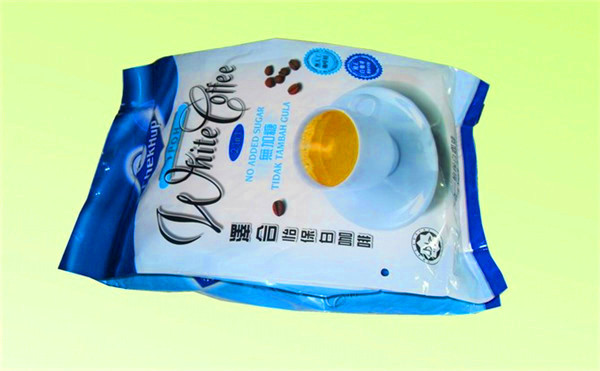 옆 삼각천 포일은 100개 미크론 주머니를 우유 커피 포장을 위한 위로 서 있습니다