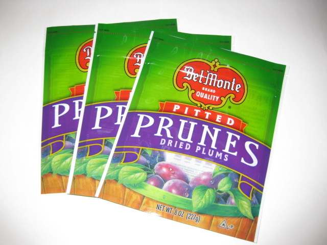 개인화한 평지는 또는 음식을 위해 포장하는 PPET/알루미늄/PE 포일 부대 위로 서 있습니다